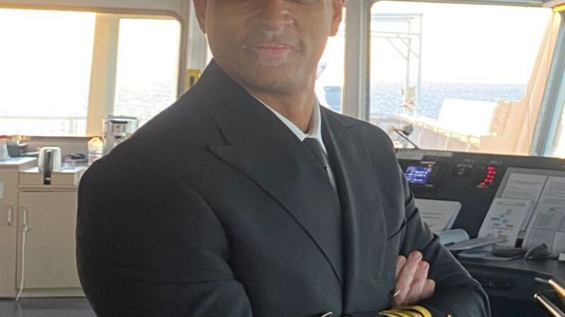 الربان وسام هركي يهنئ الرئيس السيسي و الشعب المصري بالعام الميلادي الجديد و يعيد تأكيد دعمه الكامل للقيادة السياسية