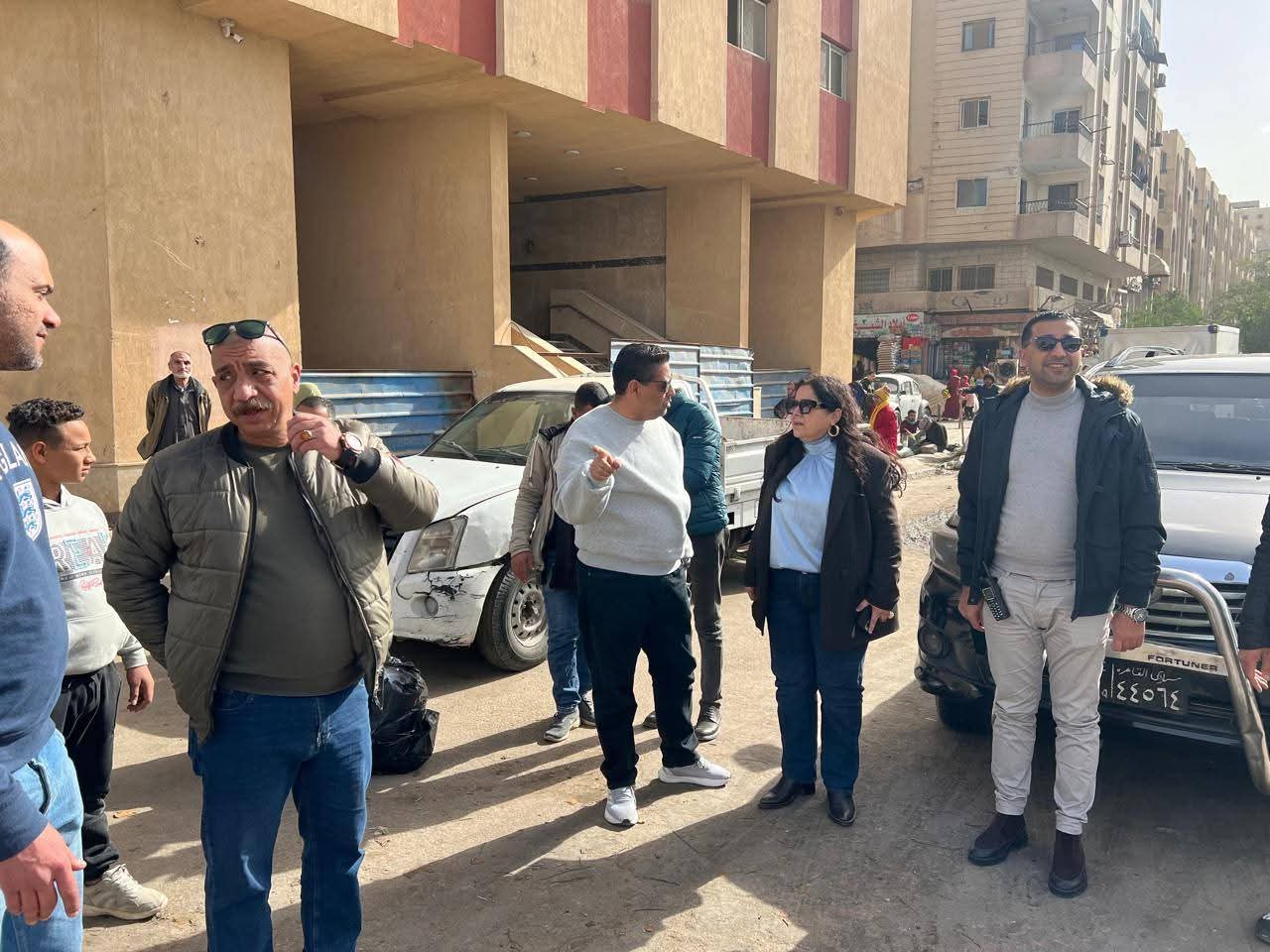 نائب محافظ القاهرة للمنطقة الشرقية تتابع أعمال تسكين الباعة الجائلين بسوق التبة النموذجي حى شرق مدينة نصر