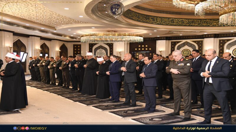 إحتفالاً بعيد الشرطة.. محافظ القاهرة يصلي الجمعة بمسجد الشرطة بالقاهرة الجديدة