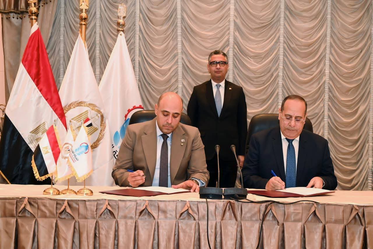 بحضور وزير التموين.. توقيع بروتوكول تعاون لدعم مبادرة “المليون كرتونة إلكترونية” بين القابضة للصناعات الغذائية ومؤسسة تطبيق سند