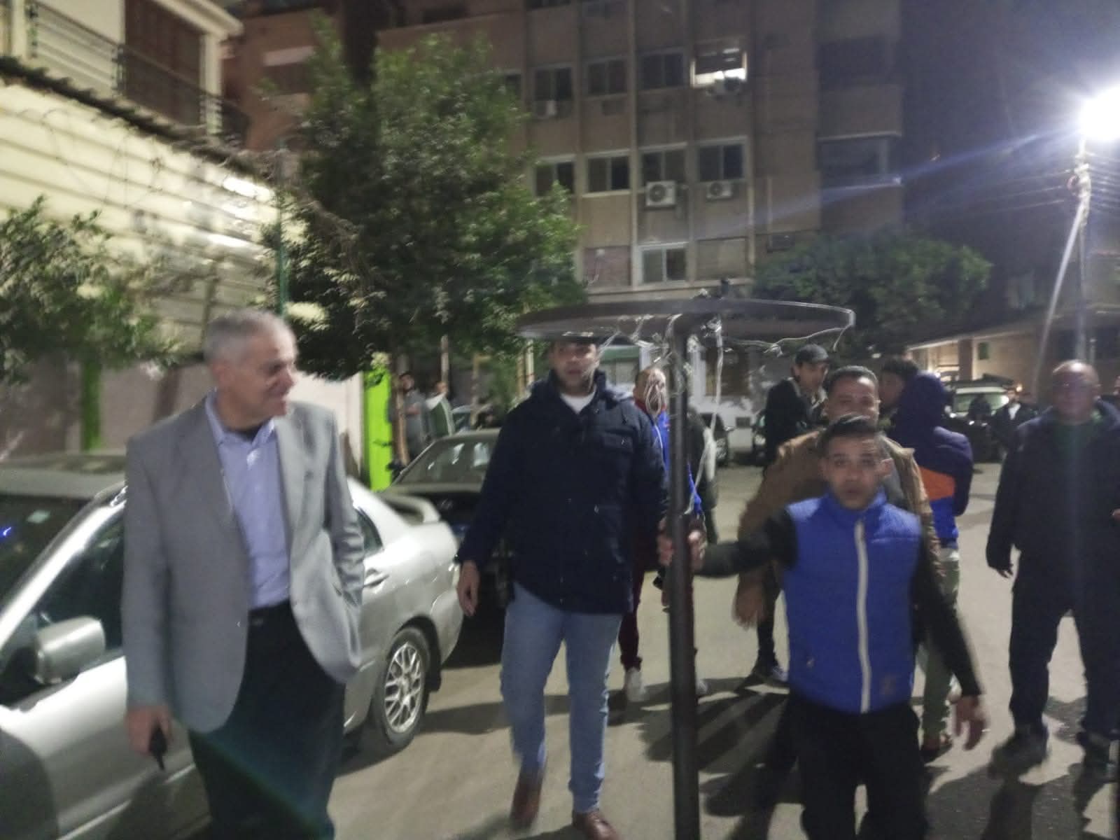 رئيس حى مصر الجديدة يتابع شكاوى معا نحو حى بلا اشغالات