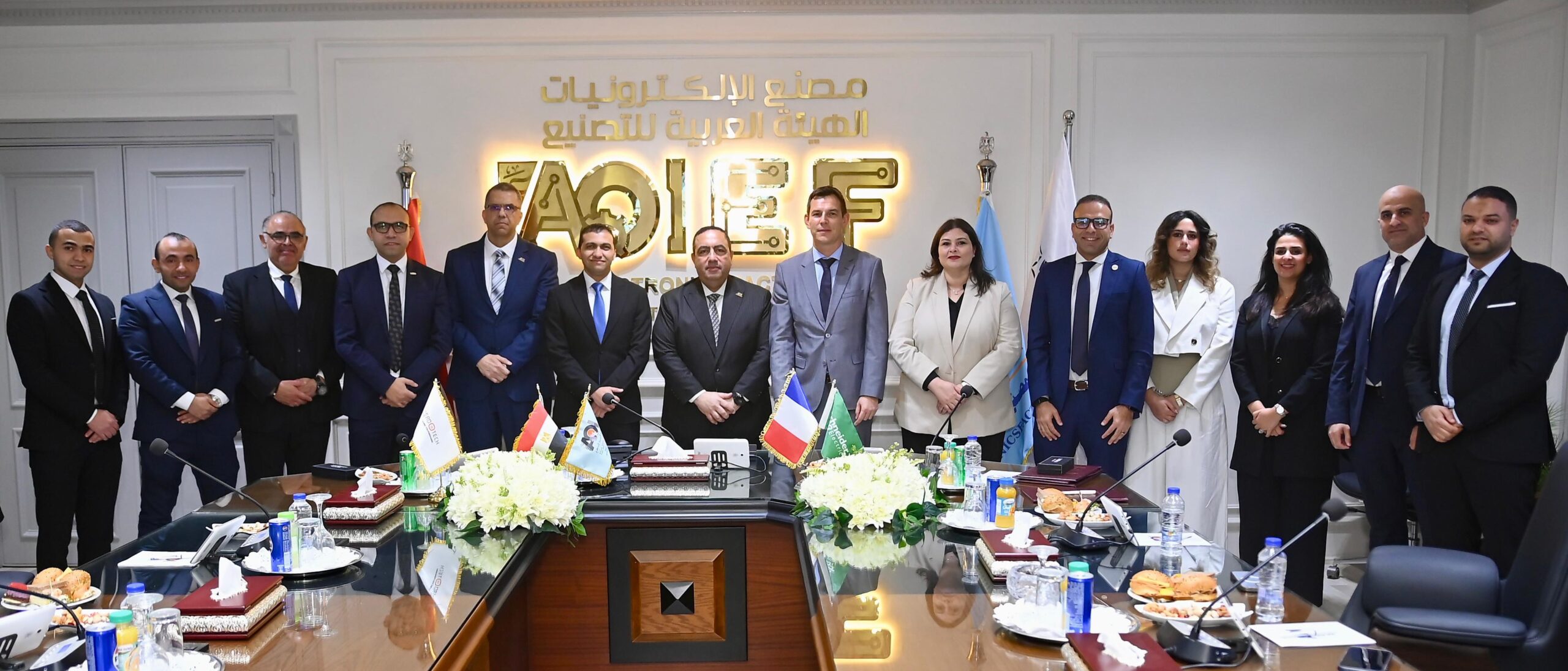 شنايدر إلكتريك وزيروتك يوقعان اتفاقية تعاون لتجميع وحدات الداتا سنتر داخل مصنع إلكترونيات العربية للتصنيع