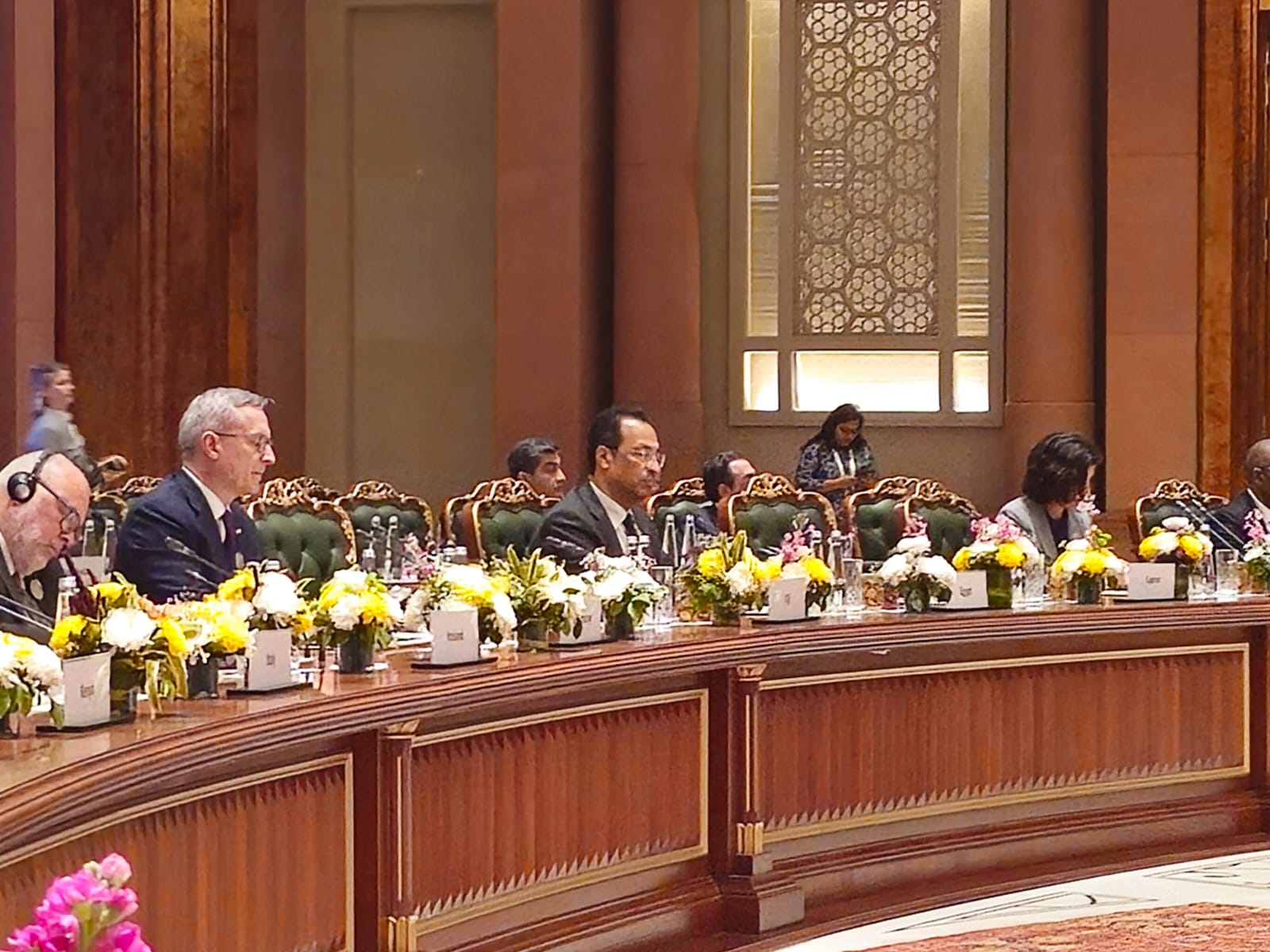 وزير الاتصالات  يلقي كلمة مصر خلال جلسة القادة ضمن فعاليات قمة تأثير الذكاء الاصطناعي AI Impact Summit 2026 في الهند