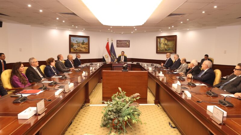 وزير الاتصالات يشهد توقيع شراكة استراتيجية بين الأكاديمية العربية للعلوم والتكنولوجيا والنقل البحري وشركة إي آند مصر لإنشاء مختبرات متطورة للاتصالات السلكية واللاسلكية