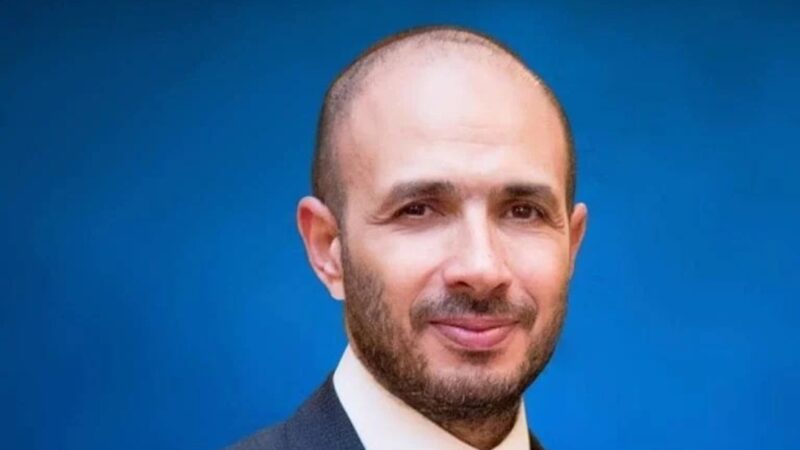 خالد الطوخي يهنئ الشيخ بلال سيف لحصوله على المركز الأول في مسابقة القرآن الكريم الدولية بتنزانيا