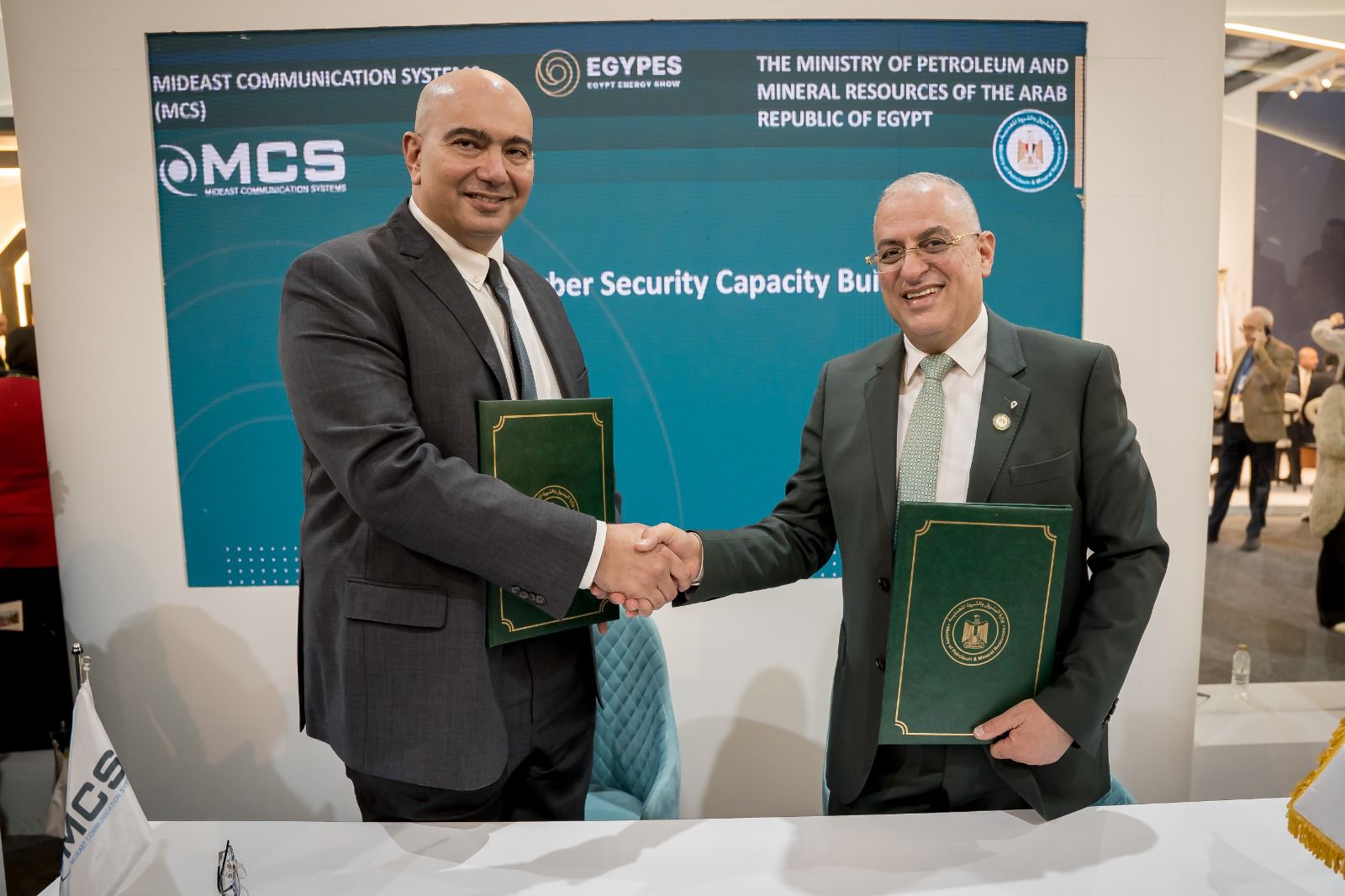 MCS توقع مذكرة تفاهم مع وزارة البترول والثروة المعدنية لتعزيز التحول الرقمي والأمن السيبراني