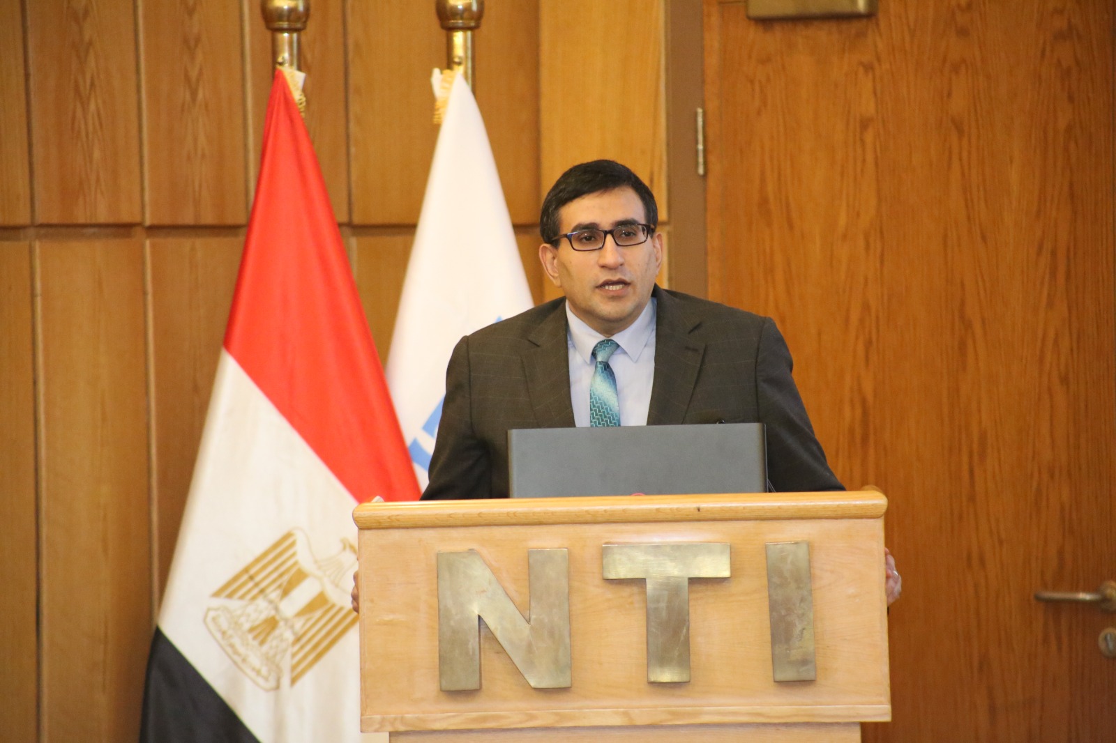 المعهد القومي للاتصالات NTI                                                يخريج 972 متدربًا من المستوى المتقدم لبرنامج “سفراء الذكاء الاصطناعي” لتعزيز استخدام التكنولوجيا في بيئات العمل المختلفة