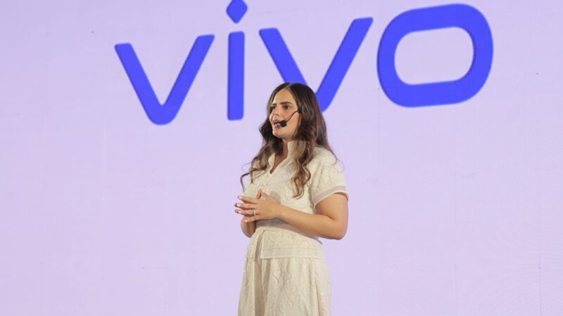 vivo تطلق هاتف V70 FE في مصر بالتعاون مع محمد حماقي في فيديو كليب حصري