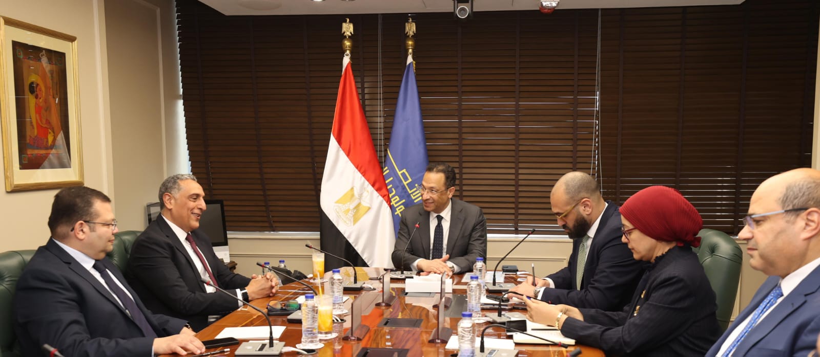 وزير الاتصالات   يناقش مع المدير الإقليمي لشركة Oracle مصر خطط الشركة لتعزيز التعاون في مجال التحول الرقمي في مصر
