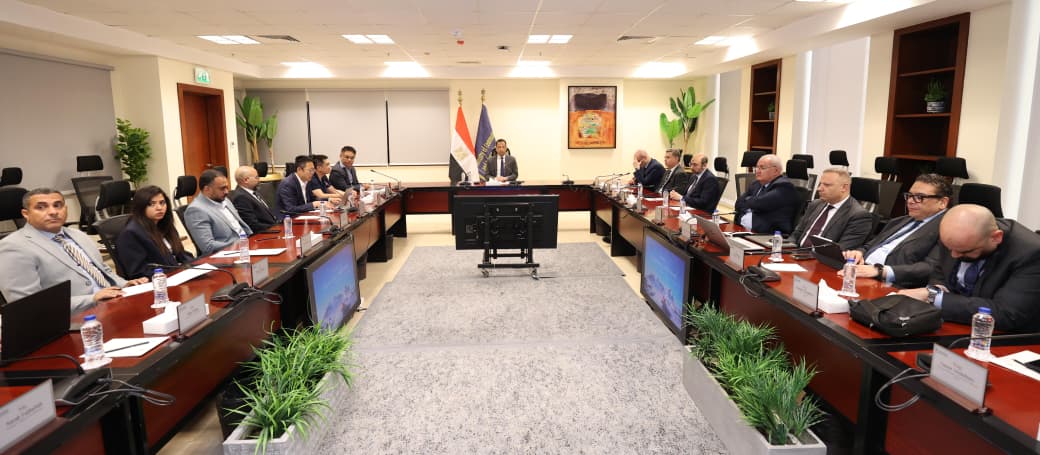 وزير الاتصالات يبحث مع شركة هونر HONOR العالمية خططها المستقبلية لتصنيع الهواتف الذكية في مصر