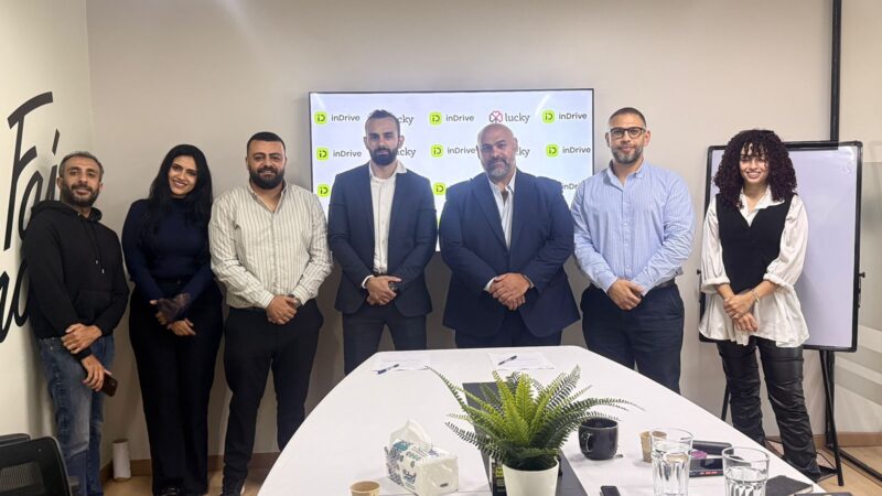 “إندرايف” تعلن عن شراكة استراتيجية مع “لاكي” لتوفير مزايا مالية حصرية للسائقين المتميزين