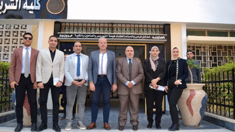 ندوة تثقيفية بعنوان: “الدراسات الشرعية والقانونية بين النظرية والتطبيق