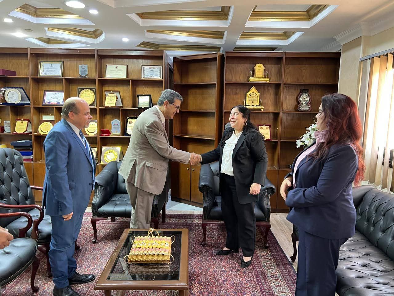 نائب محافظ القاهرة للمنطقة الشرقية تستقبل التهنئة بالعيد الأضحى المبارك من وفد الكنيسة الإنجيلية بسراي القبة