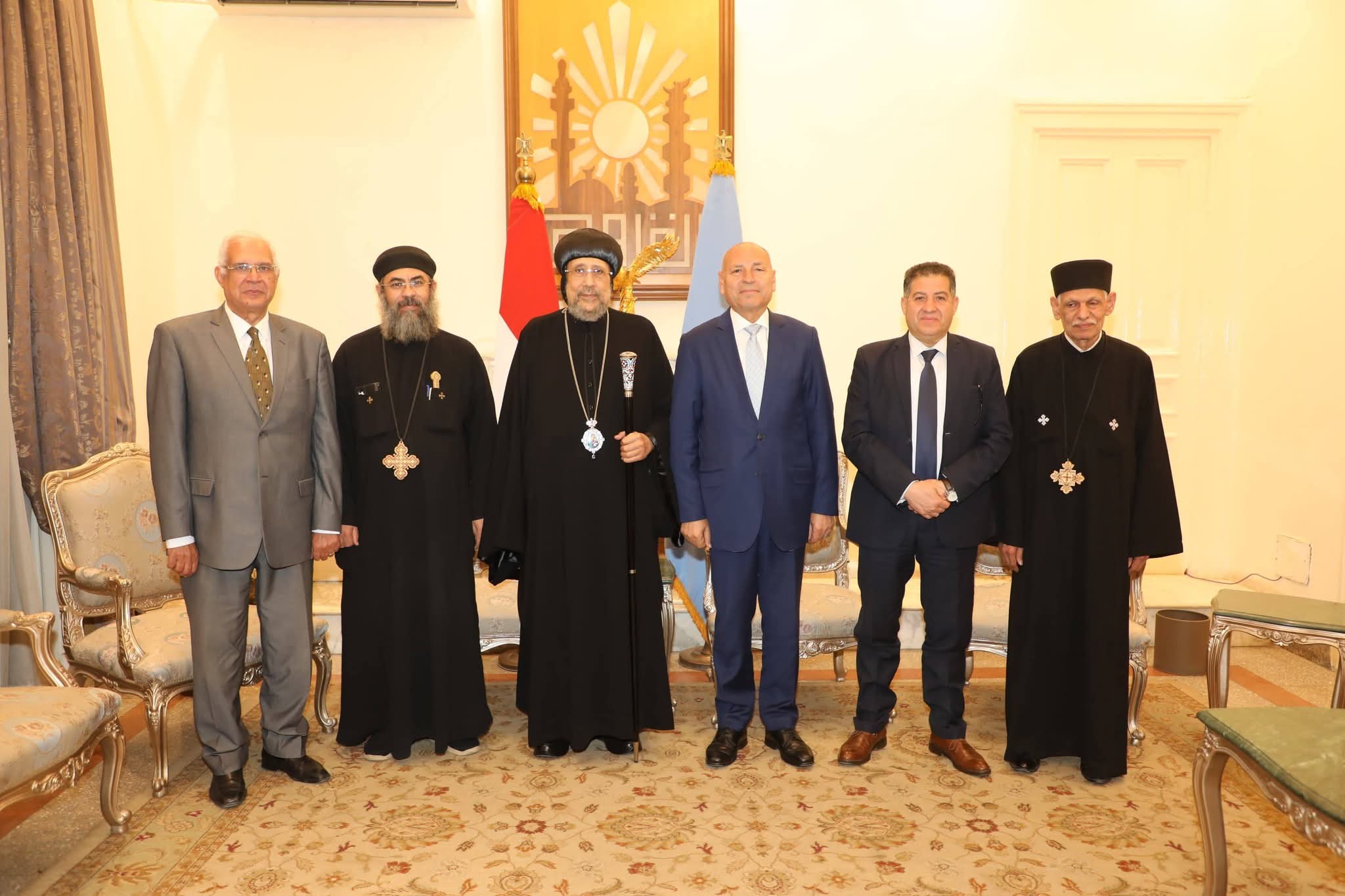 محافظ القاهرة يتلقى التهاني بالعيد الأضحى المبارك من وفد العائلة المصرية