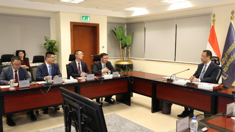 وزير الاتصالات يبحث مع مسئولي شركة هواوي Huawei تعزيز التعاون في مجال الاتصالات والتكنولوجيات المتقدمة والحوسبة السحابية وبناء القدرات الرقمية