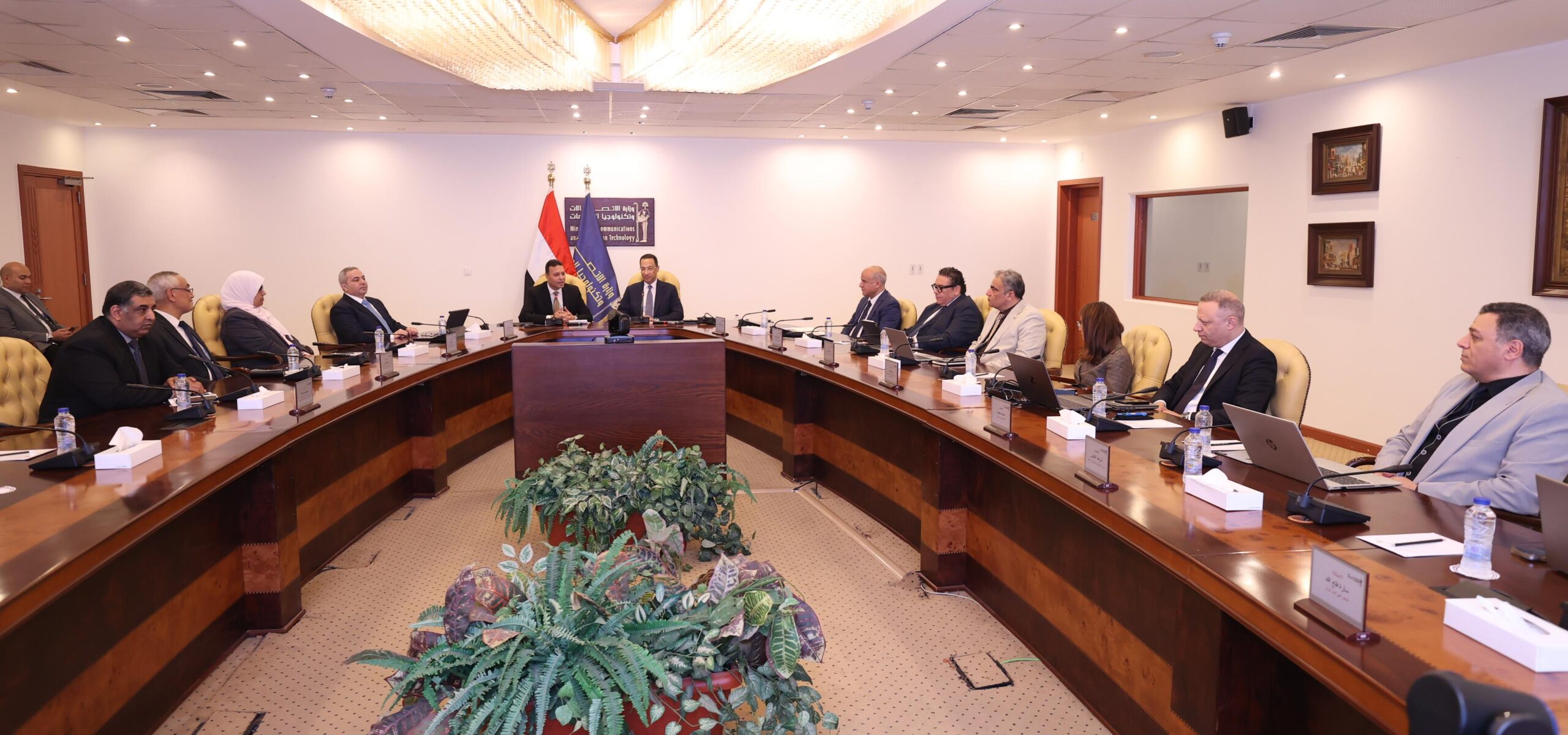 وزير الاتصالات يبحث مع رئيس الجهاز المركزي للتعبئة العامة والإحصاء التعاون في تنفيذ مشروع التعداد العام للسكان والإسكان والمنشآت لعام 2027