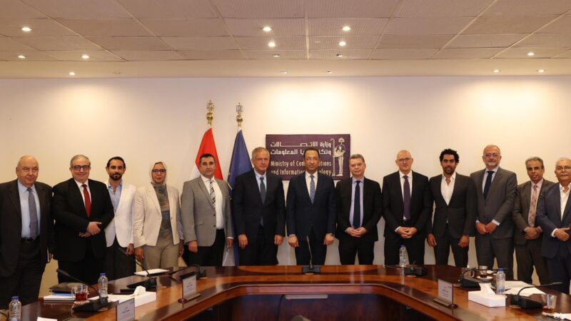 وزير الاتصالات يبحث مع غرفة صناعة تكنولوجيا المعلومات والاتصالات تعزيز التعاون المشترك لدعم الشركات الناشئة والصغيرة والمتوسطة