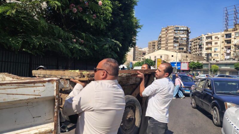 رئيس حى مصر الجديدة يتابع استجابة شكاوى  معا نحو حى بلا اشغالات