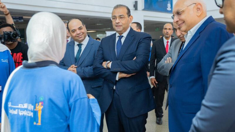 الرئيس التنفيذي للمصرية للاتصالات يكرم أصحاب المشروعات المتميزة بمدارس WE للتكنولوجيا التطبيقية خلال الحفل الختامي للأنشطة الدراسية  “WE Shine”