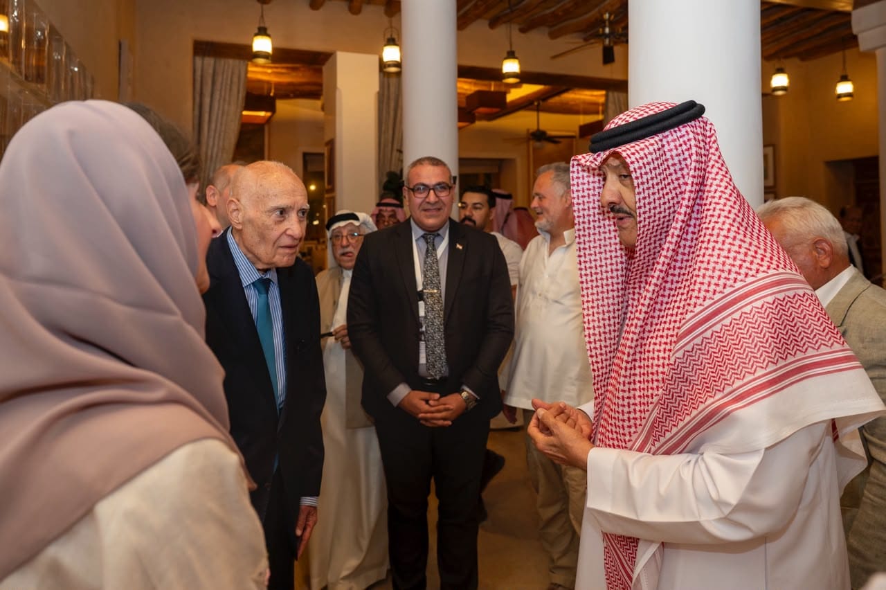 الملحق الثقافي والتعليمي المصري بالسعودية يشارك   في تدشين كتاب الدكتور صالح لمعي بالدرعية التاريخية بالرياض
