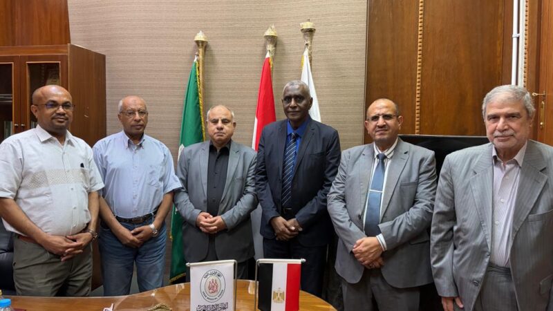 الأمين العام لاتحاد الأطباء العرب يستقبل رئيس اتحاد أطباء السودان ووفدًا من سفارة جمهورية السودان بالقاهرة