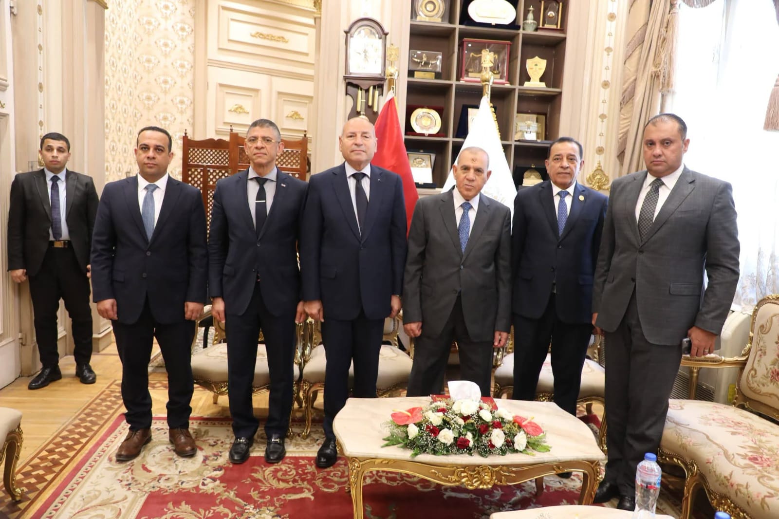 محافظ القاهرة يهنئ رئيس محكمة النقض ورئيس مجلس القضاء الأعلى بتوليه مهام منصبه