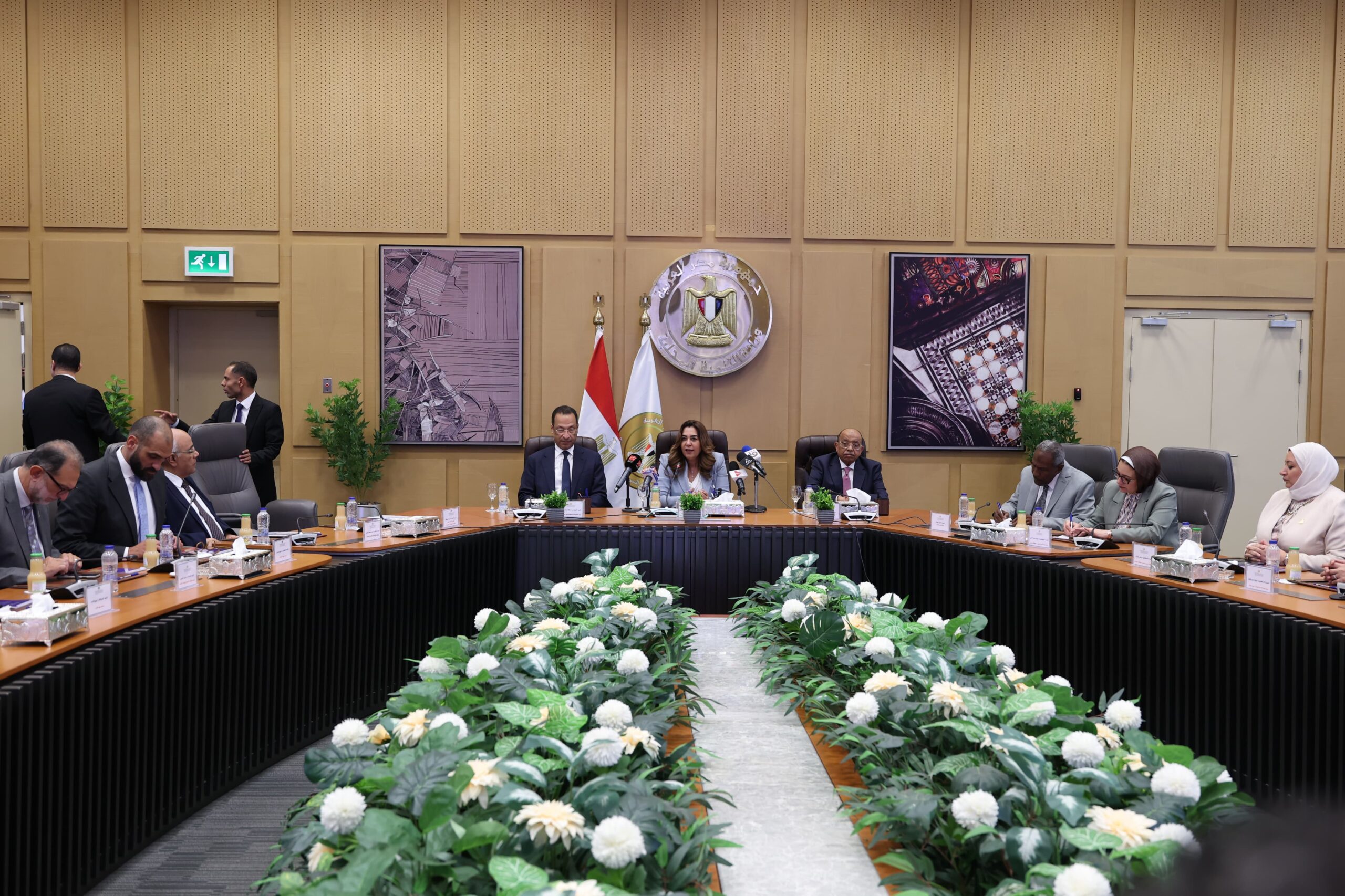 وزيرا التنمية المحلية والاتصالات يطلقان خدمة “تراخيص المحال العامة” عبر منصة مصر الرقمية