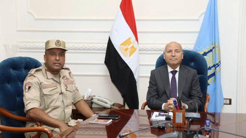 محافظ القاهرة يستقبل العميد زكى عاطف الجيار المستشار العسكرى الجديد للمحافظة