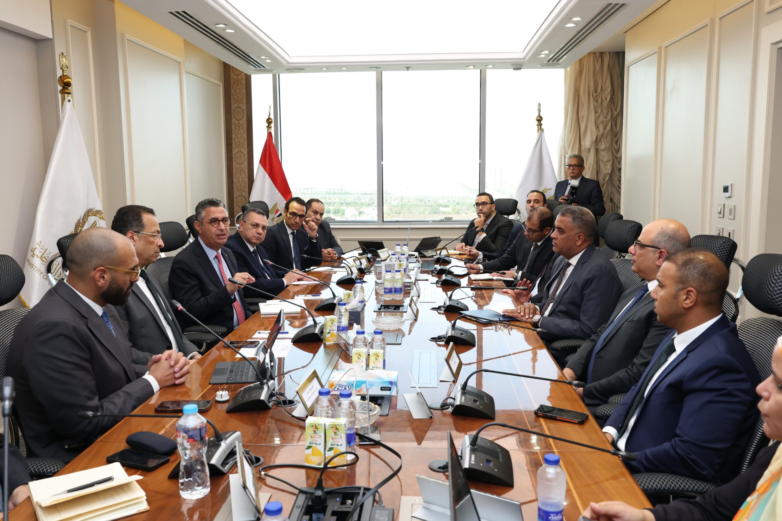 وزيرا التموين والاتصالات يعقدان اجتماعا لمتابعة منظومة كارت الخدمات الحكومية الموحد