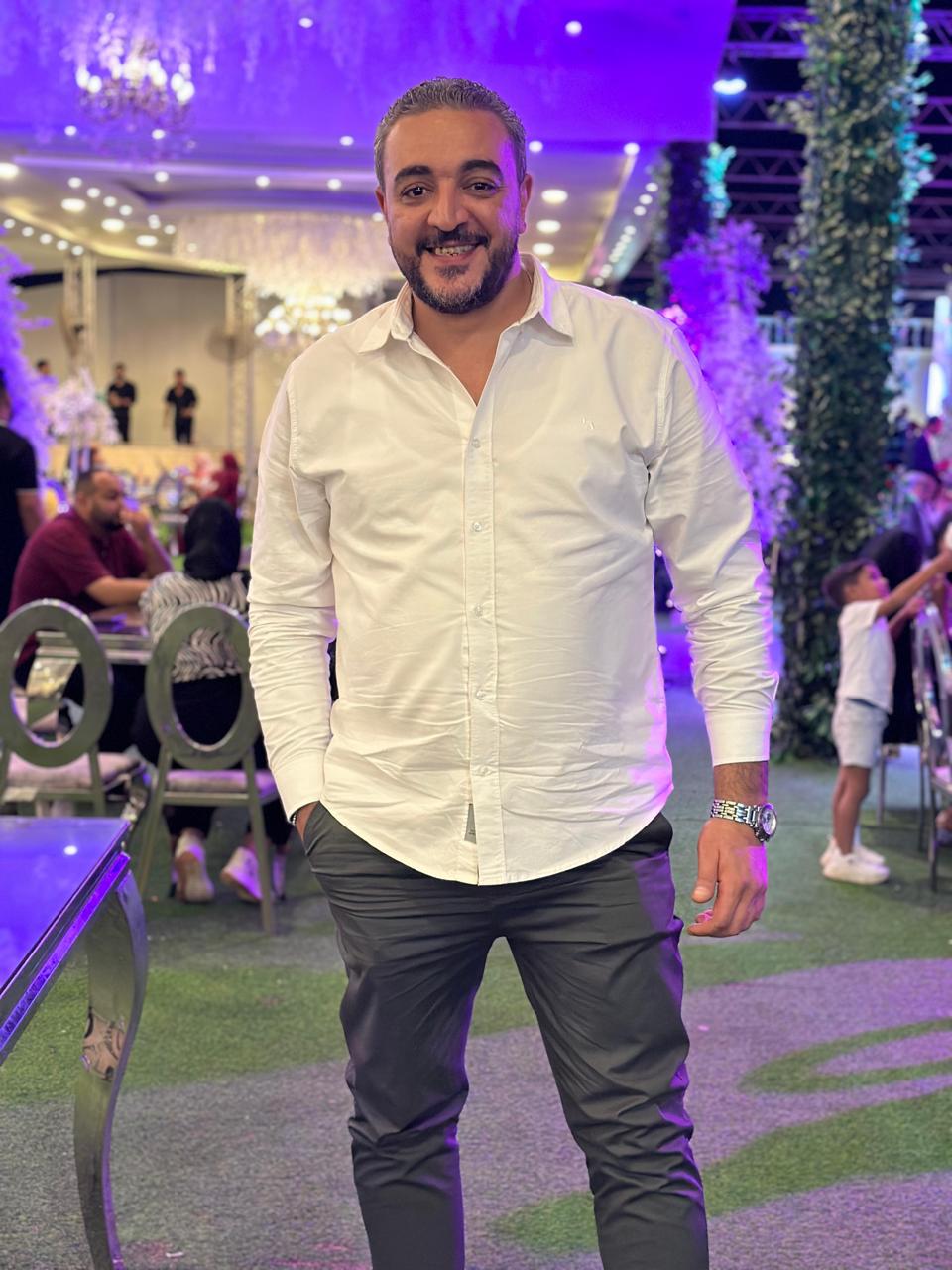 أحمد أسامة يهنىء شقيقته دنيا وزوجها محمود بالزفاف السعيد