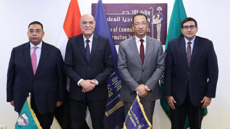 وزير الاتصالات ورئيس هيئة قضايا الدولة  يشهدان توقيع تعاون لتعزيز التعاون في مجالات التحول الرقمي وبناء القدرات الرقمية في مجال الذكاء الاصطناعي