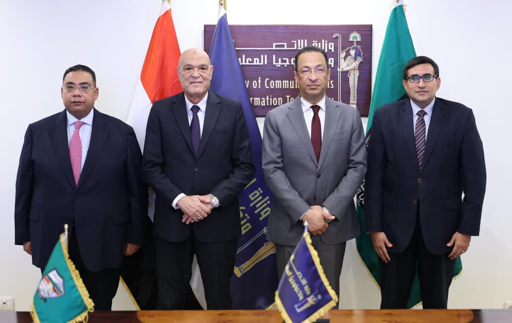 وزير الاتصالات ورئيس هيئة قضايا الدولة  يشهدان توقيع تعاون لتعزيز التعاون في مجالات التحول الرقمي وبناء القدرات الرقمية في مجال الذكاء الاصطناعي