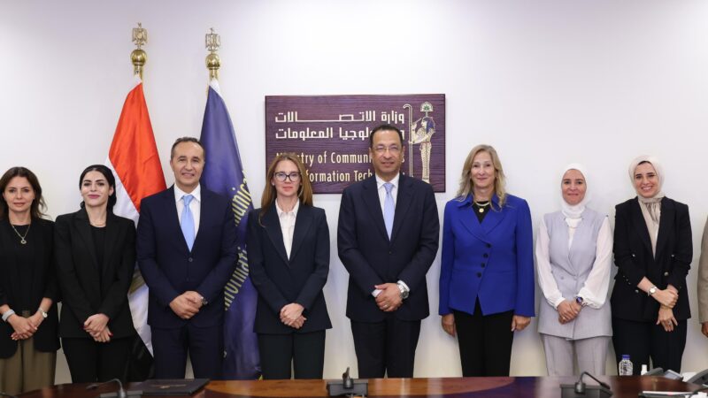 وزير الاتصالات يشهد توقيع مذكرة تفاهم بين وزارة الاتصالات وتكنولوجيا المعلومات وشركة إنتل Intel