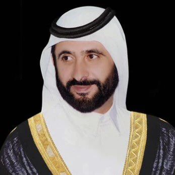 الكاتب الصحفي محمود كمال ينعي شقيق الشيخ محمد بن راشد نائب الرئيس الإماراتى