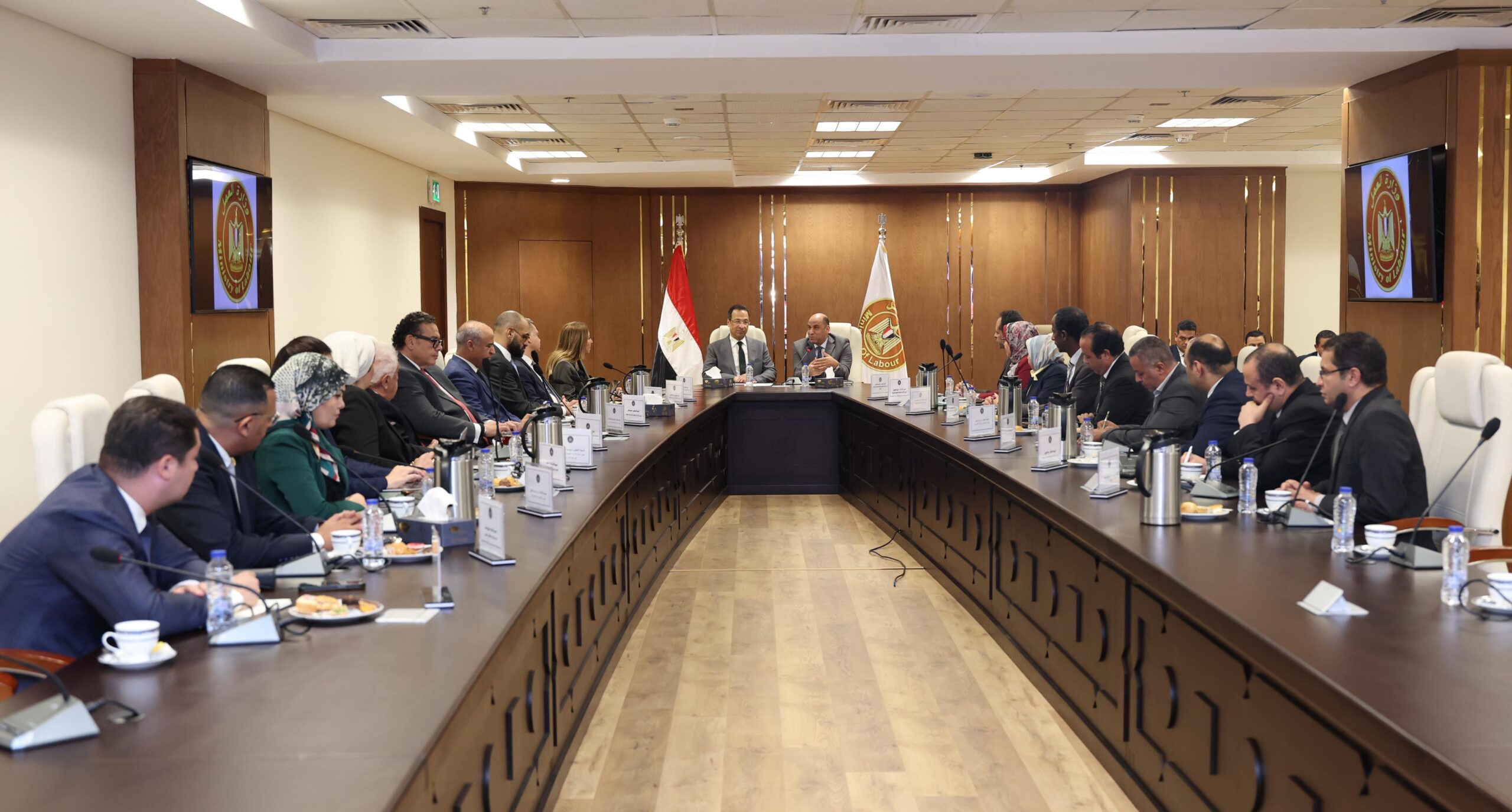 وزيرا الاتصالات والعمل يشهدان توقيع مذكرة تفاهم للتعاون في التطوير المؤسسي الرقمي لوزارة العمل وبناء القدرات الرقمية