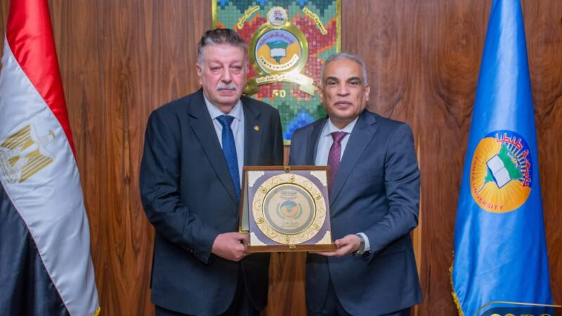 مجلس جامعة طنطا يكرّم الدكتور حسن التطاوي تقديرًا لمسيرته الحافلة بالعطاء وإسهاماته في تطوير المستشفيات الجامعية